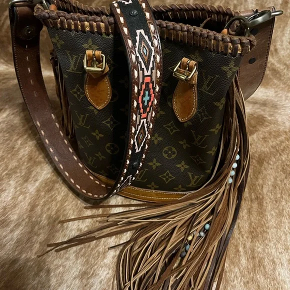 LV Revamped Bag - Picture 4 of 9